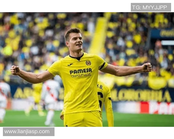 从草根到巨星足球明星背后的艰辛奋斗与坚持故事